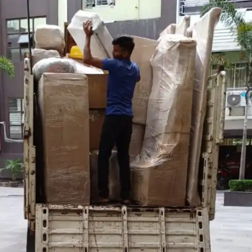 Agarwal Shifting Packers Logistics Truck